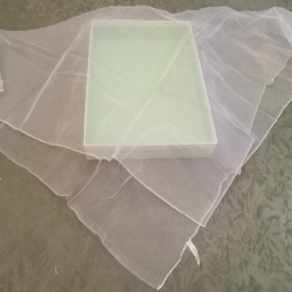 Elegant and delicate pure silk bridal scarf Made in France in great condition - Picture 2 of 6